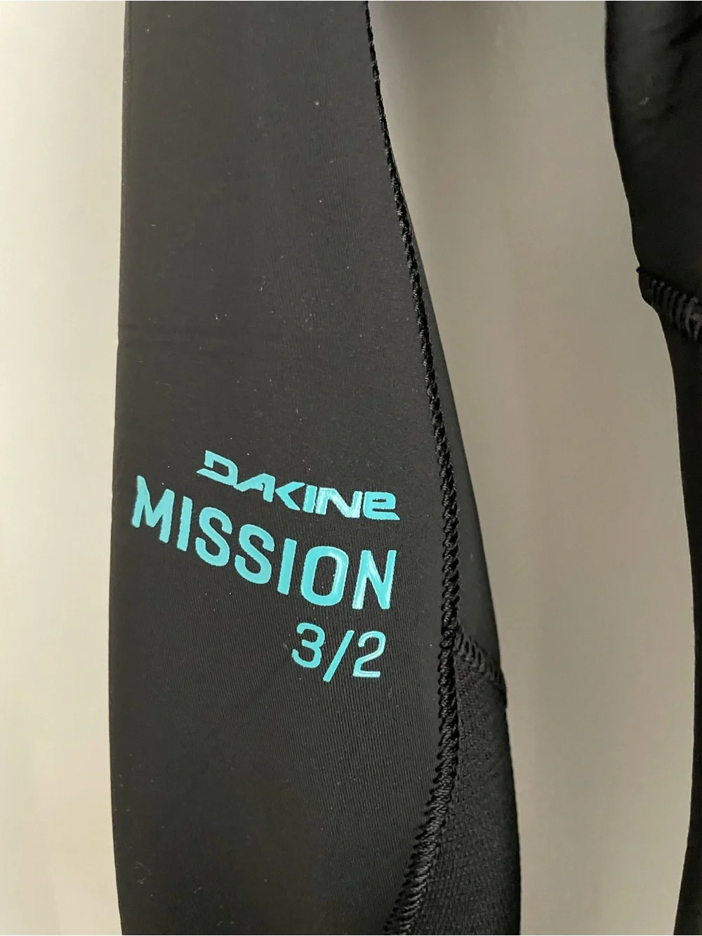 Dakine Men’s Mission 3/2 Full Front Zip Wetsuit - Size LT
